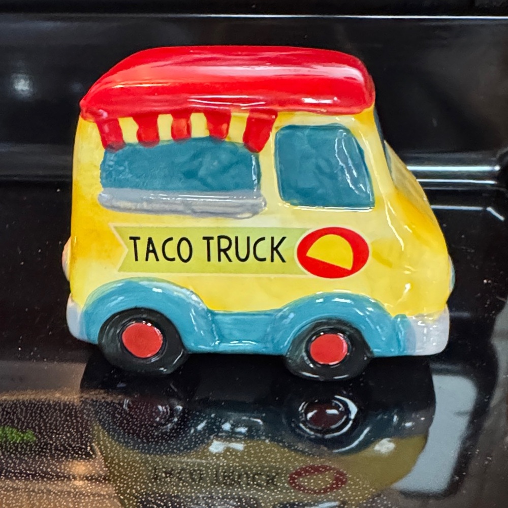 Boston Warehouse Colorful Taco Truck Sponge Holder BD1
